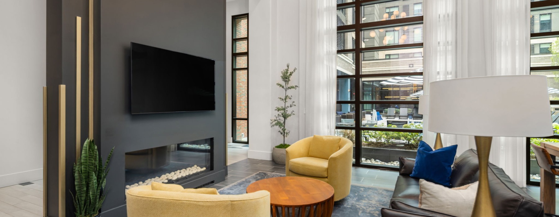 Lounge with tables and chairs 